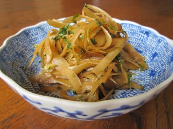 お酢屋のごぼうとセロリのきんぴら